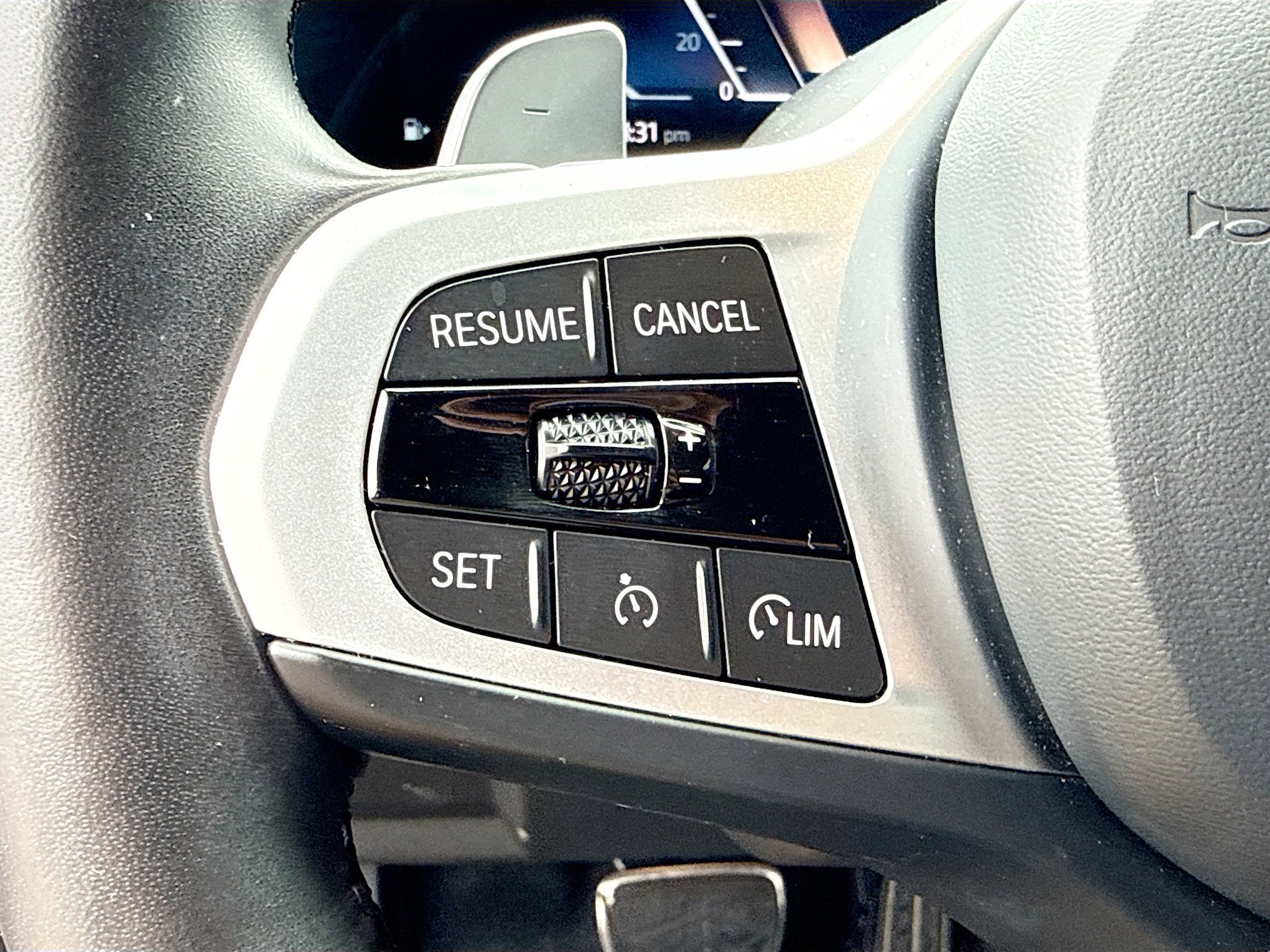 Used 2024 BMW 230i Coupe w/ M Sport Package RWD image 37