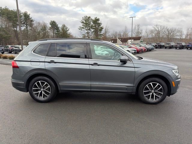 Used 2021 Volkswagen Tiguan SE w/ Panoramic Sunroof Package image 4