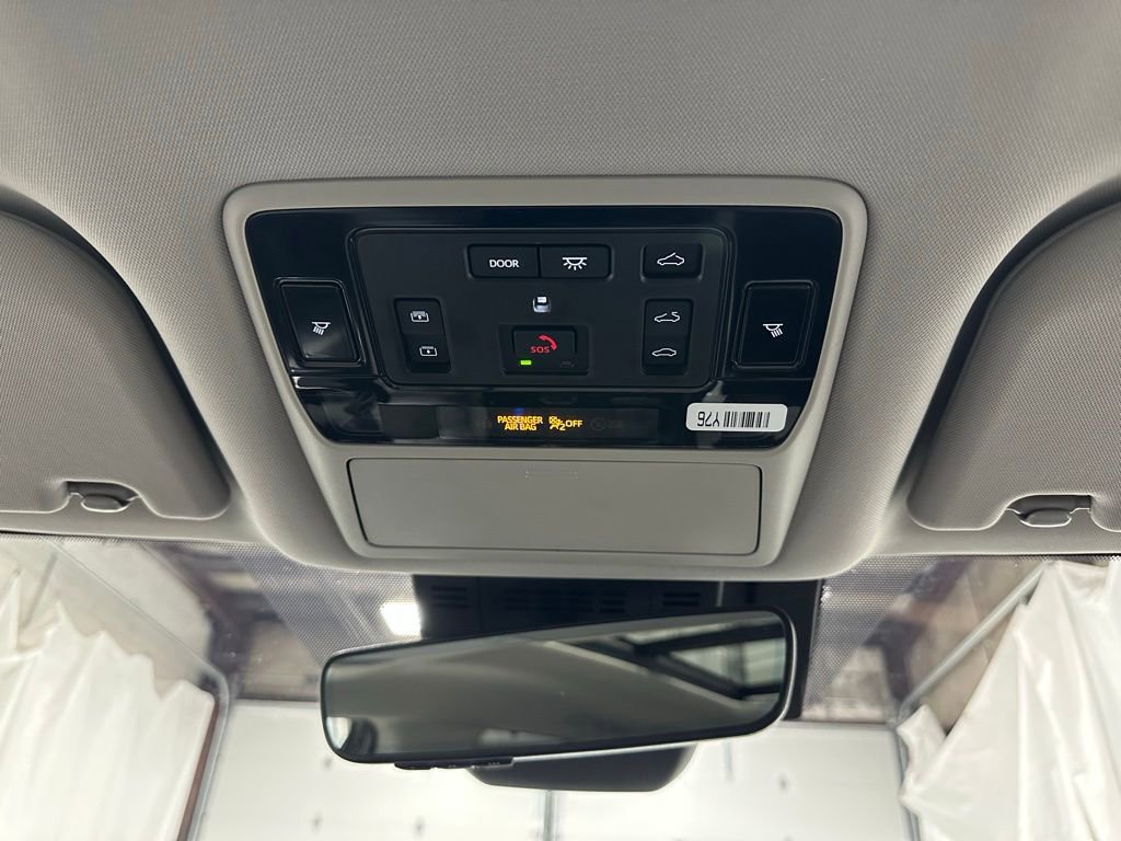 Used 2025 Toyota Grand Highlander AWD image 42