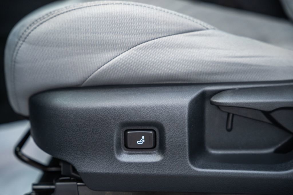 Certified 2025 Toyota Tacoma SR5 image 35