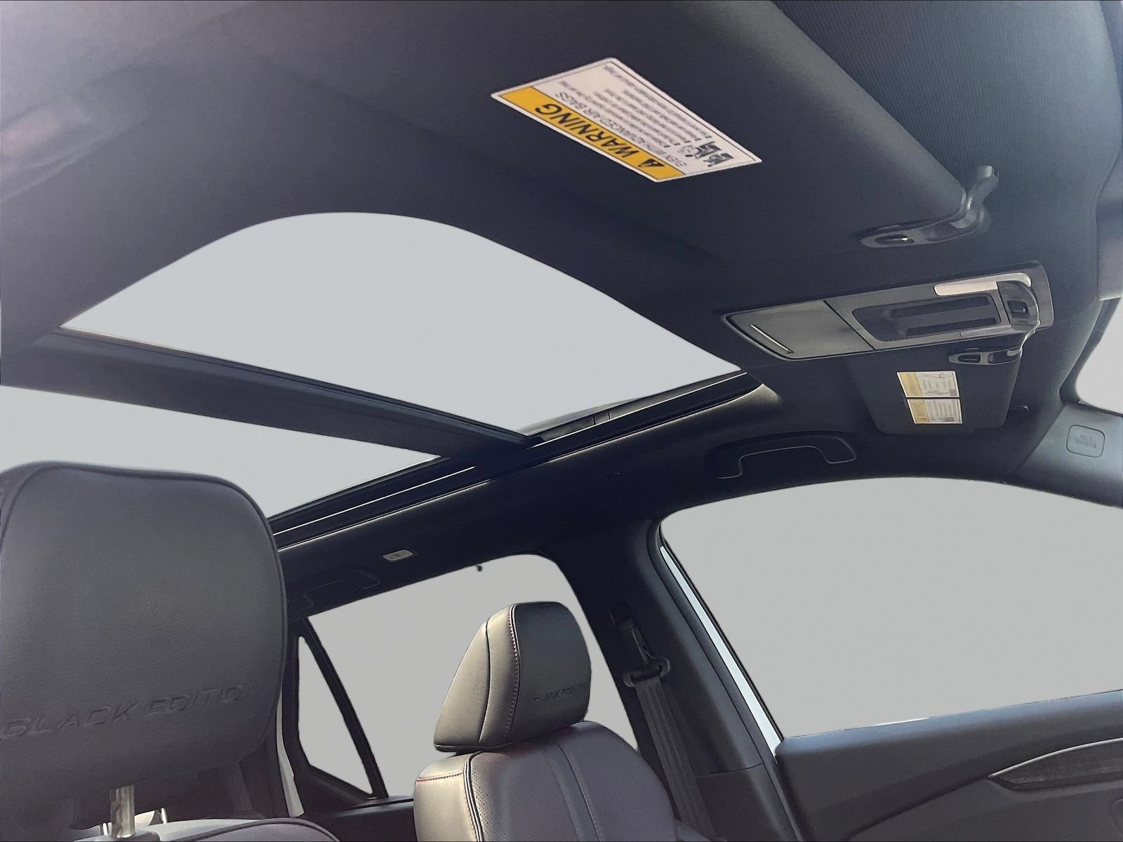 Used 2025 Honda Pilot Black Edition image 29