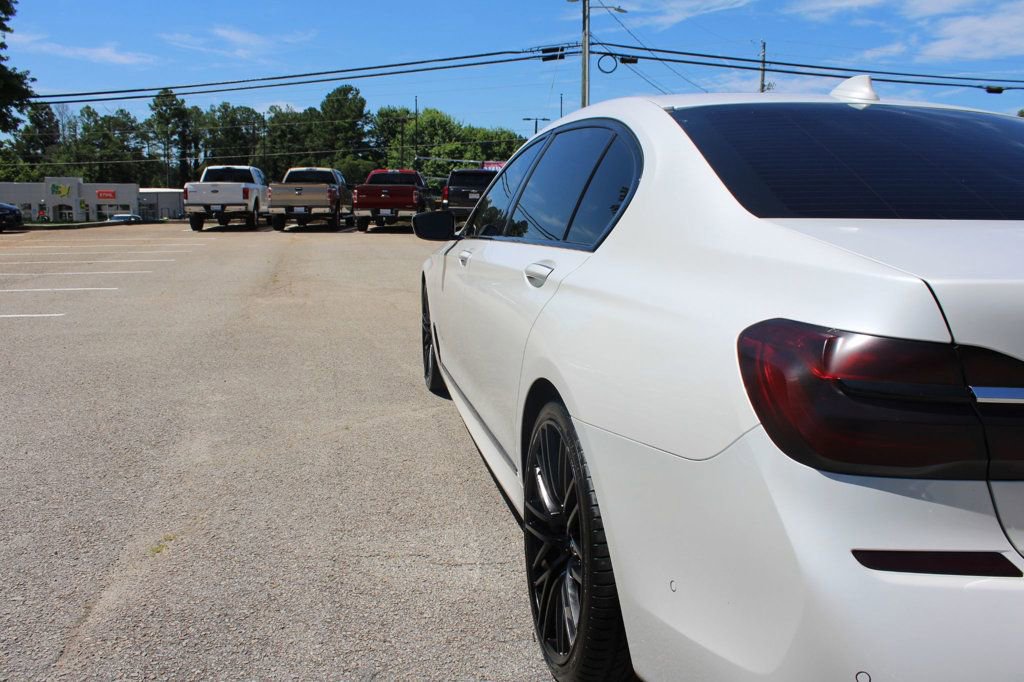 Used 2018 BMW 750i image 15