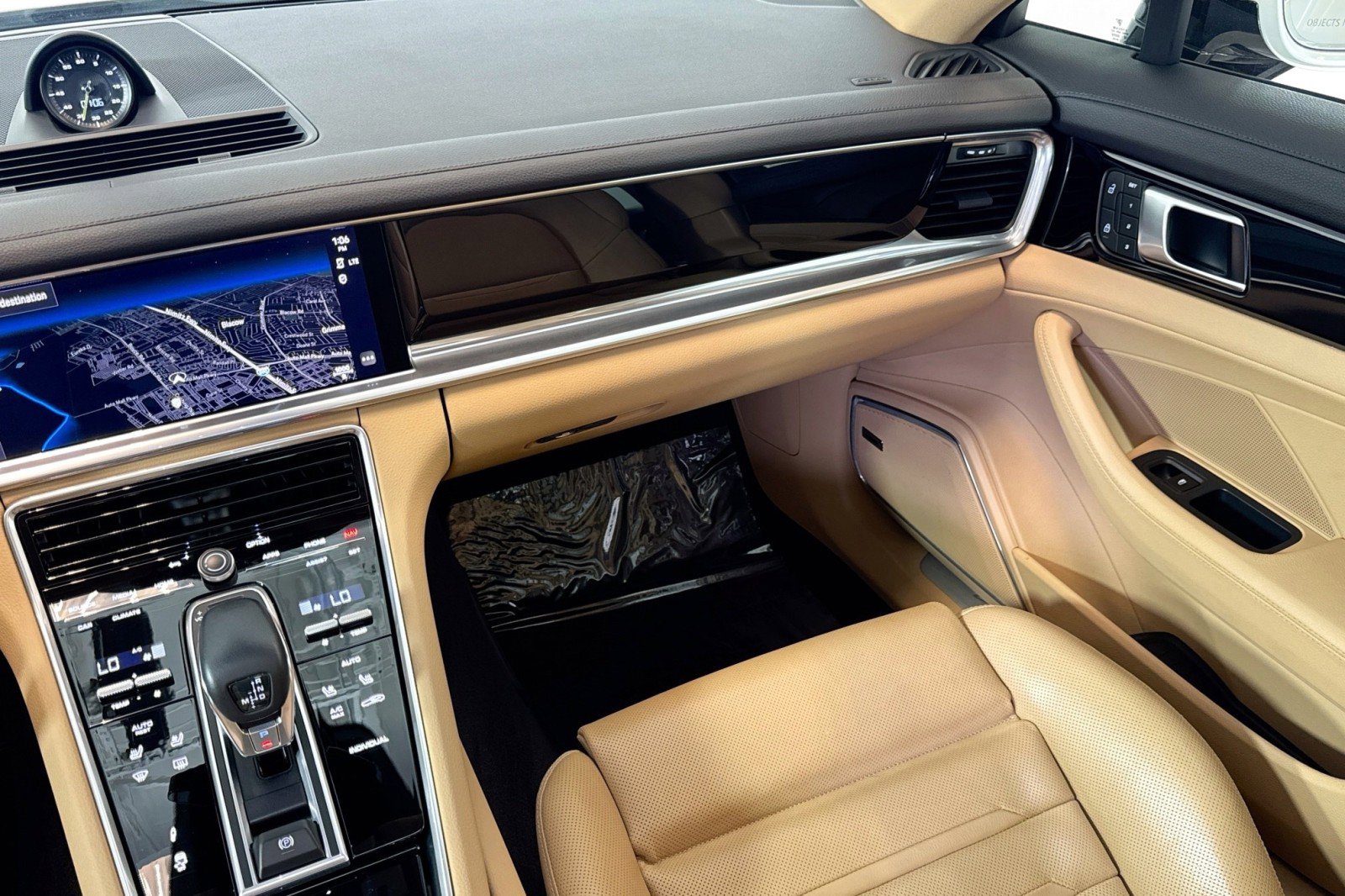 Used 2023 Porsche Panamera 4 w/ Premium Package image 22