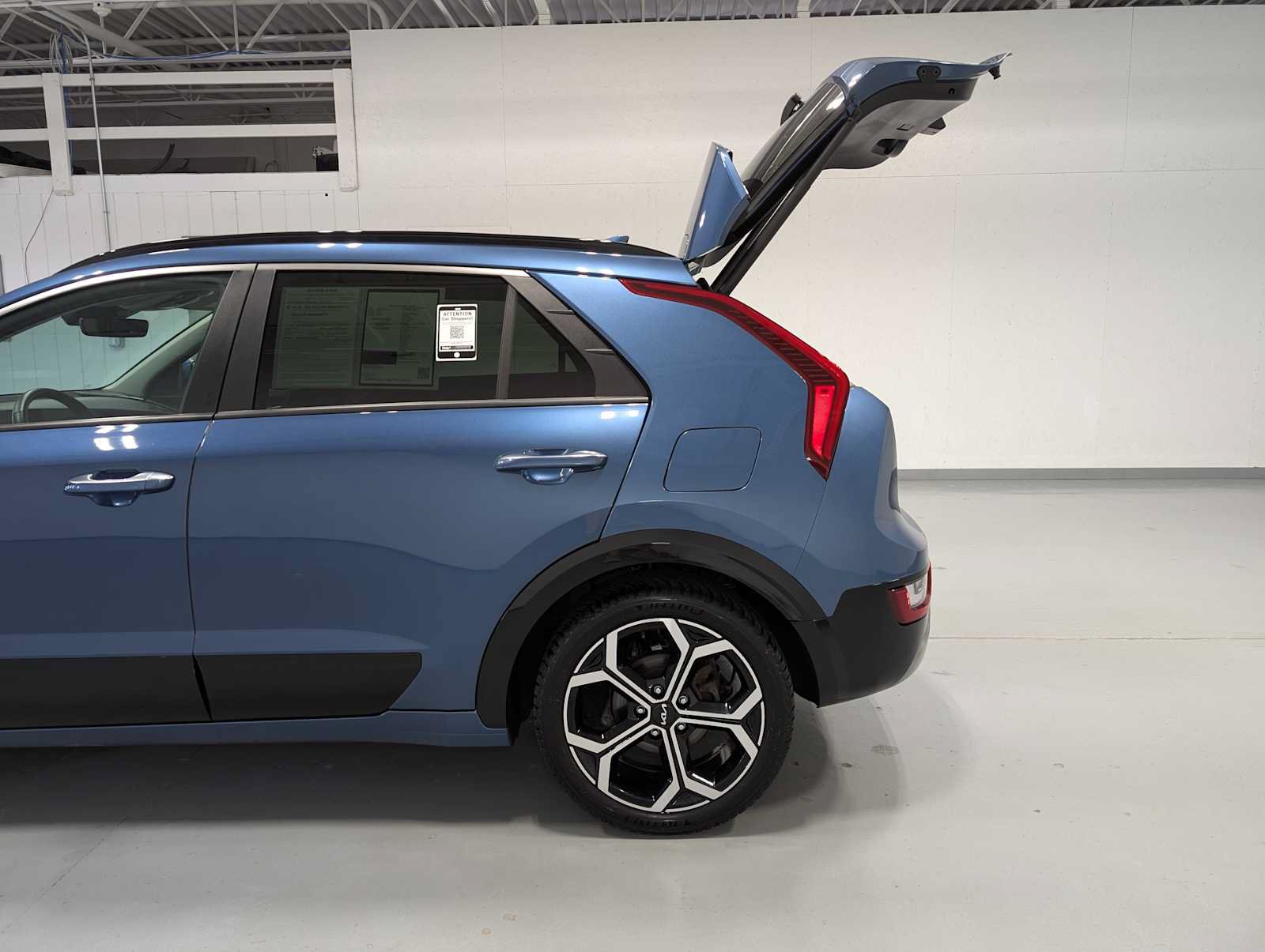 Certified 2023 Kia Niro SX Touring FWD image 11