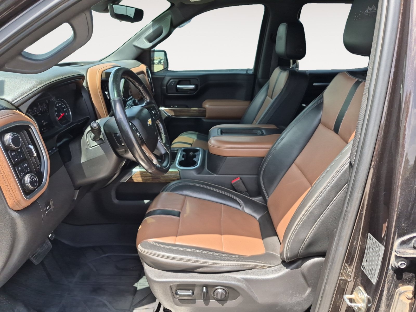 Used 2019 Chevrolet Silverado 1500 High Country w/ Technology Package AWD/4WD image 23