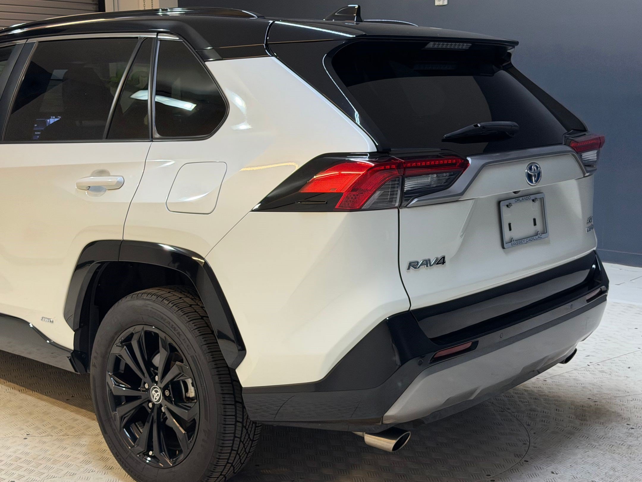 Used 2022 Toyota RAV4 XSE AWD/4WD image 23