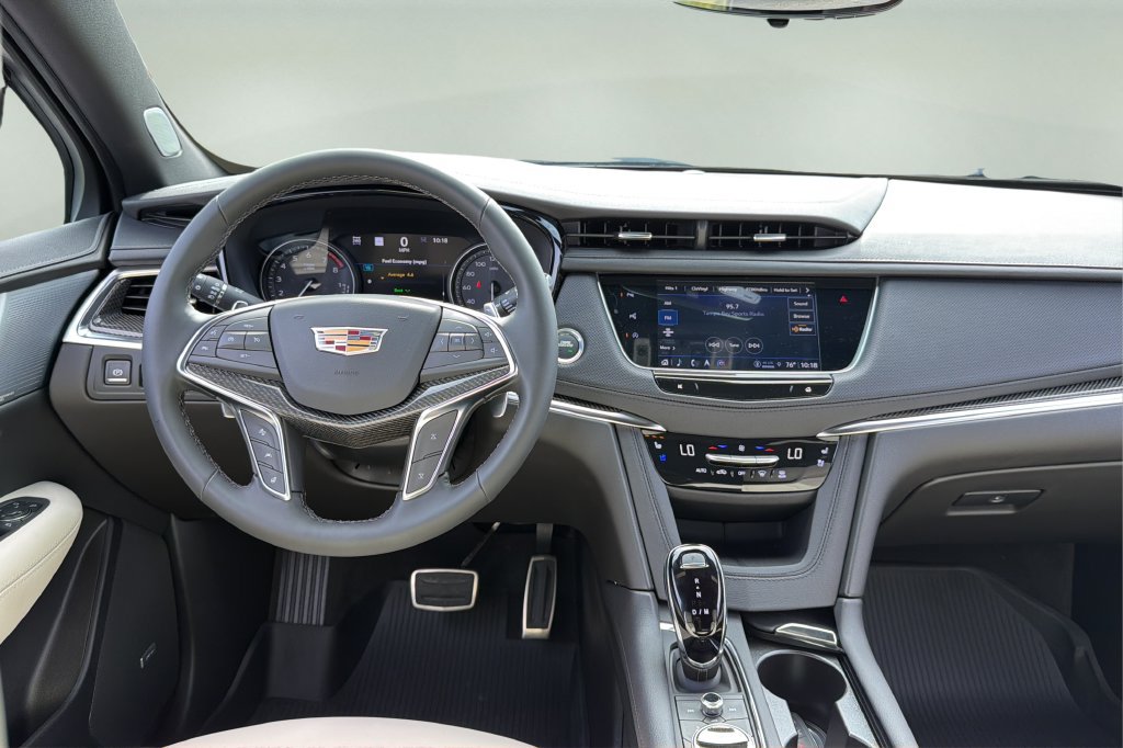 New 2026 Cadillac XT5 Sportv w/ LPO, Onyx Lite Package AWD/4WD image 15