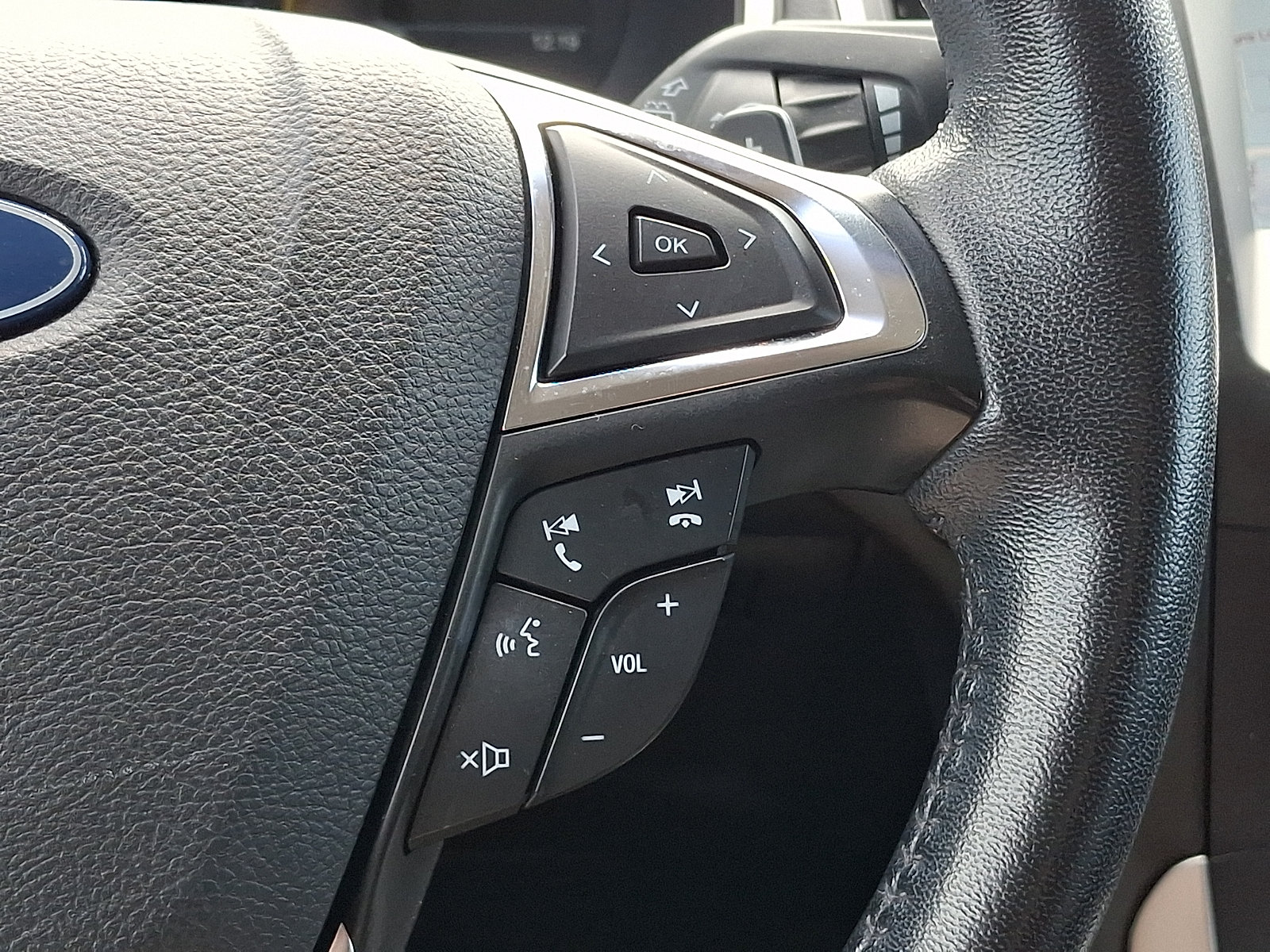 Used 2019 Ford Edge SEL w/ Equipment Group 201A AWD/4WD image 22