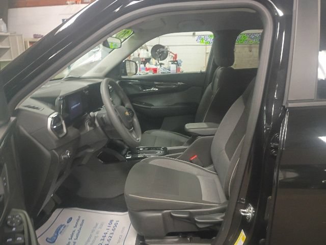 Used 2025 Chevrolet TrailBlazer LT AWD/4WD image 7