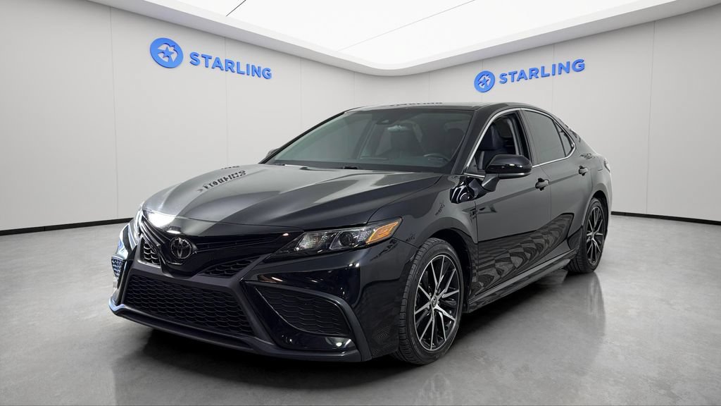 Used 2021 Toyota Camry SE FWD image 16