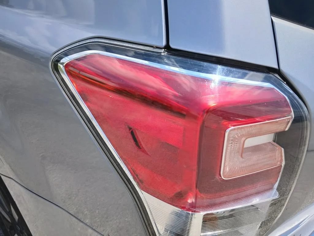 Used 2017 Subaru Forester 2.5i Limited AWD/4WD image 22