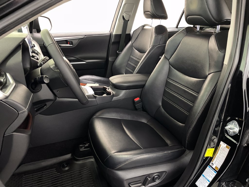 Used 2019 Toyota RAV4 Limited w/ Carpet Mat Package AWD/4WD image 22