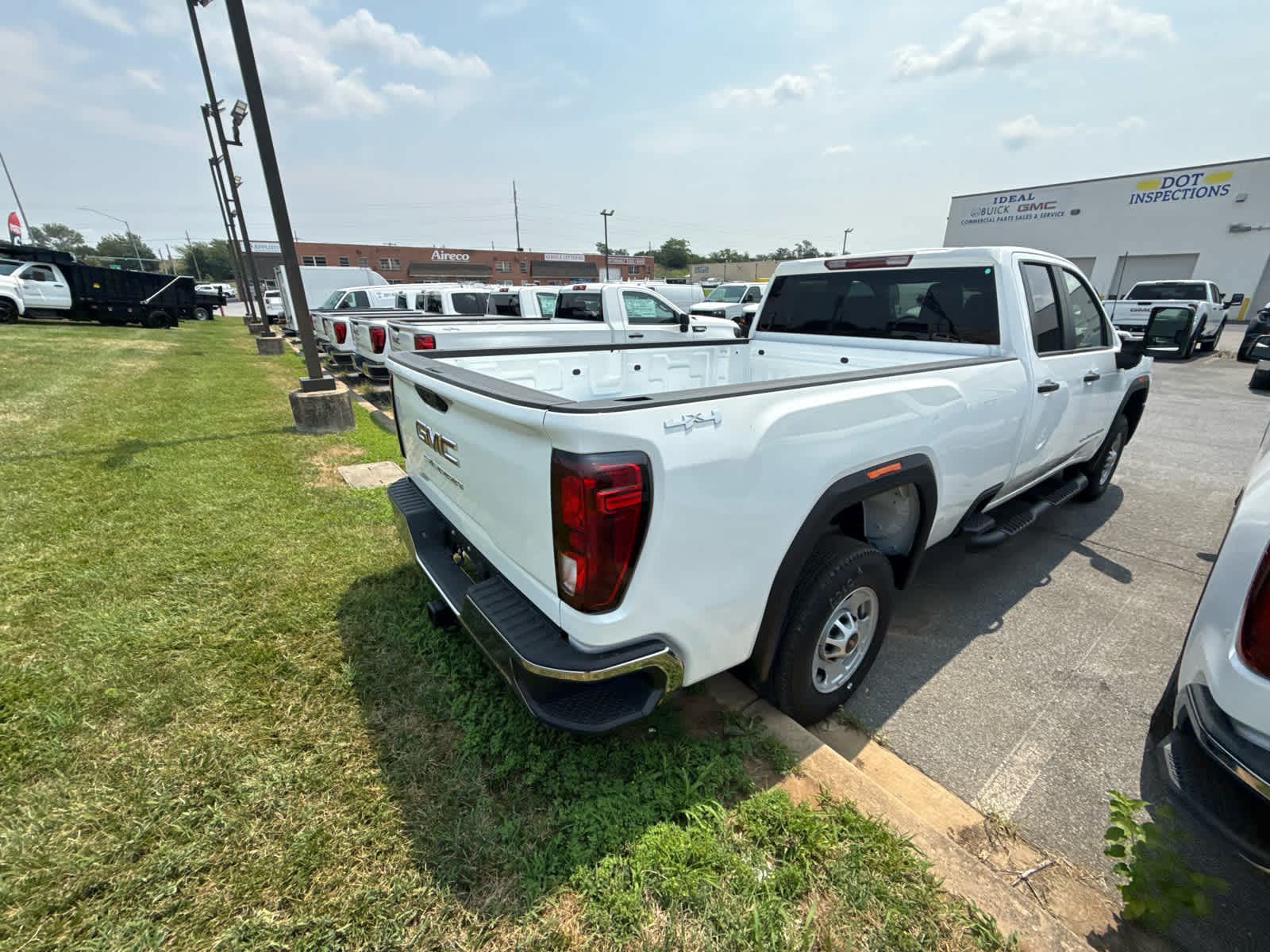 New 2026 GMC Sierra 2500 Pro w/ Convenience Package AWD/4WD image 16