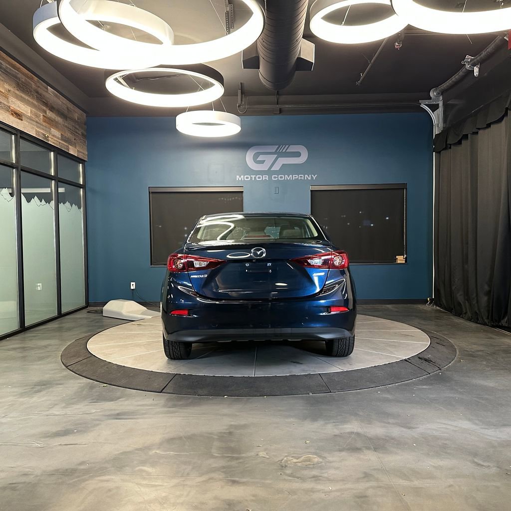 Used 2018 MAZDA MAZDA3 Touring FWD image 4