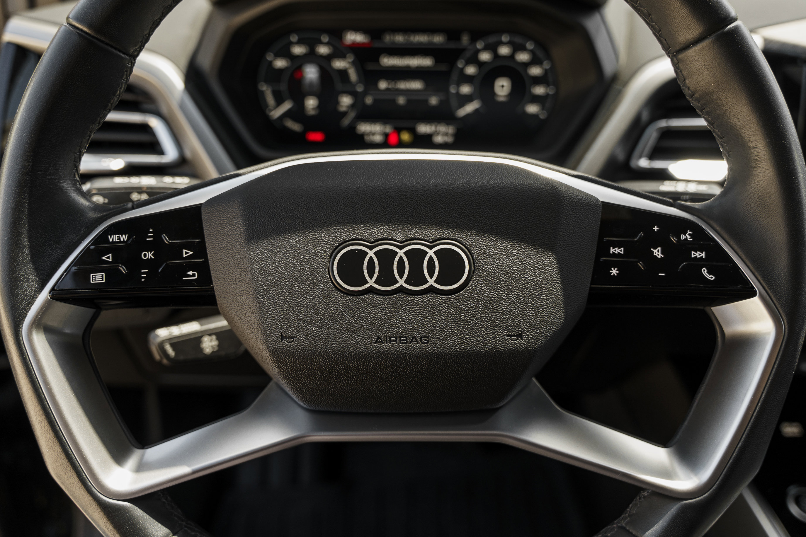 Used 2023 Audi Q4 e-tron Premium w/ Convenience Package AWD/4WD image 15