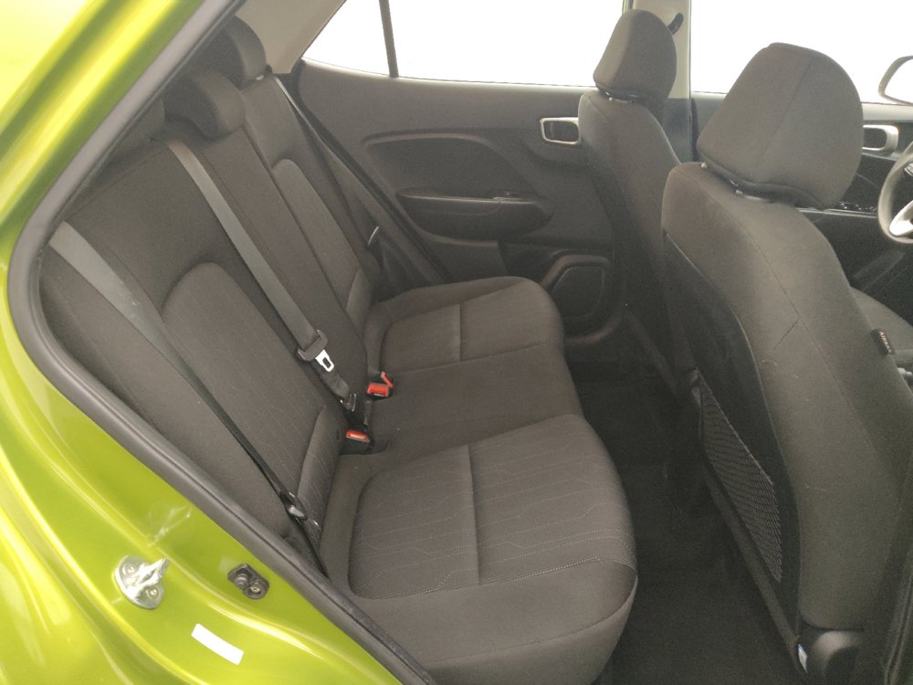 Used 2021 Hyundai Venue SE FWD image 19