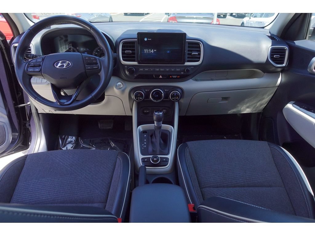 Used 2021 Hyundai Venue FWD image 29