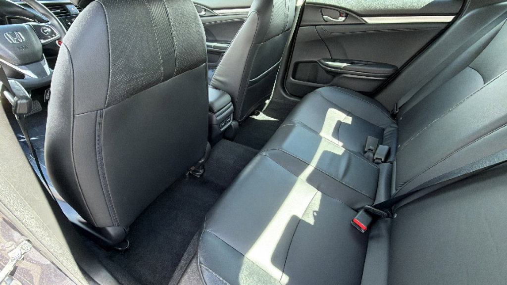 Used 2016 Honda Civic Touring image 24