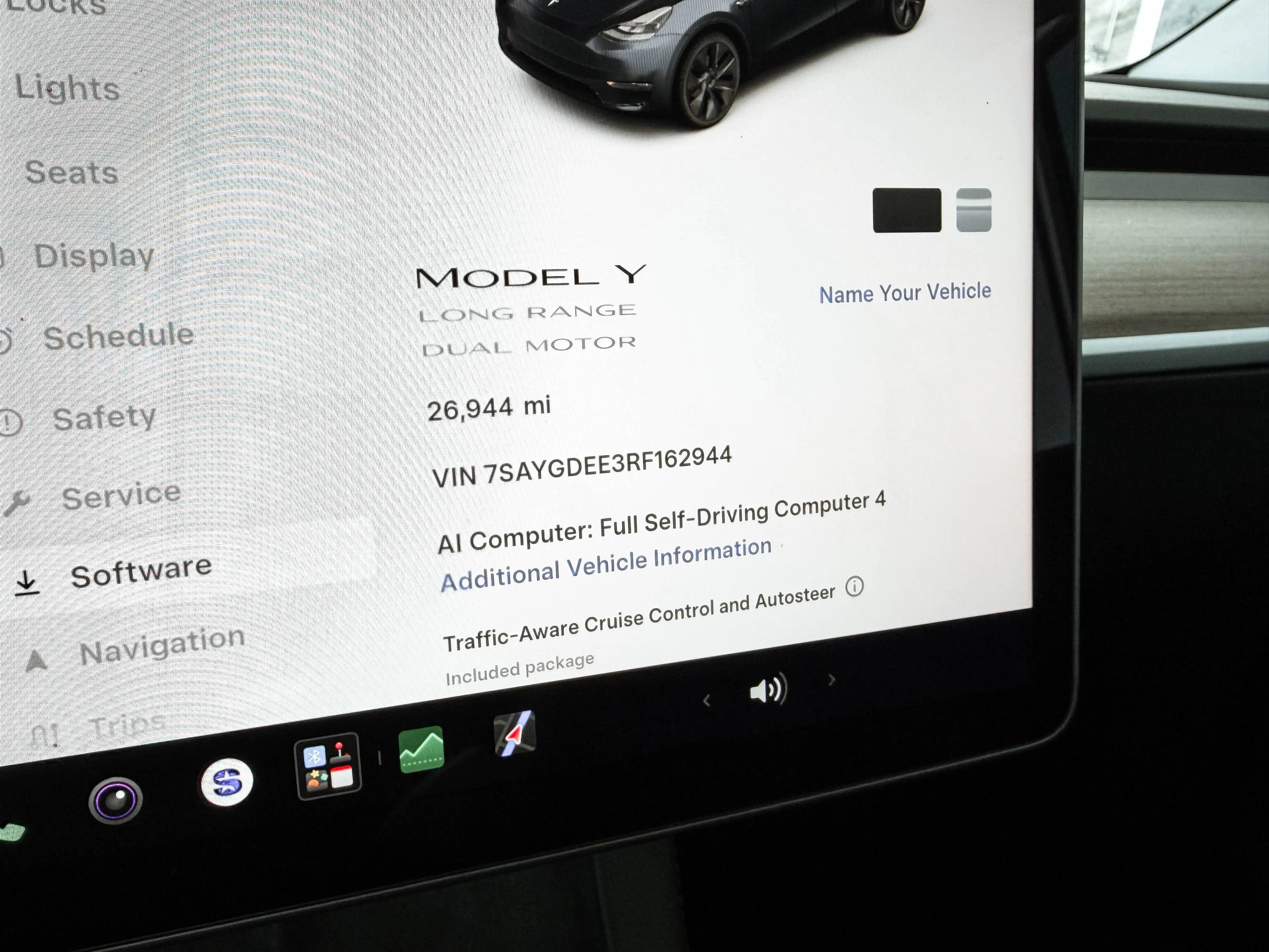 Used 2024 Tesla Model Y Long Range AWD/4WD image 18