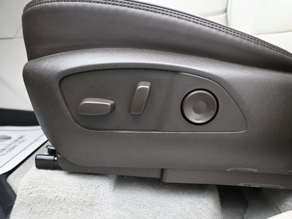 Certified 2024 GMC Acadia Denali image 13