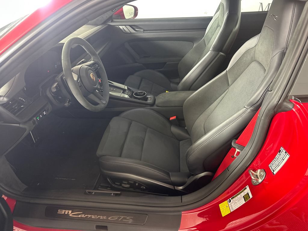 Used 2025 Porsche 911 Carrera GTS RWD image 3