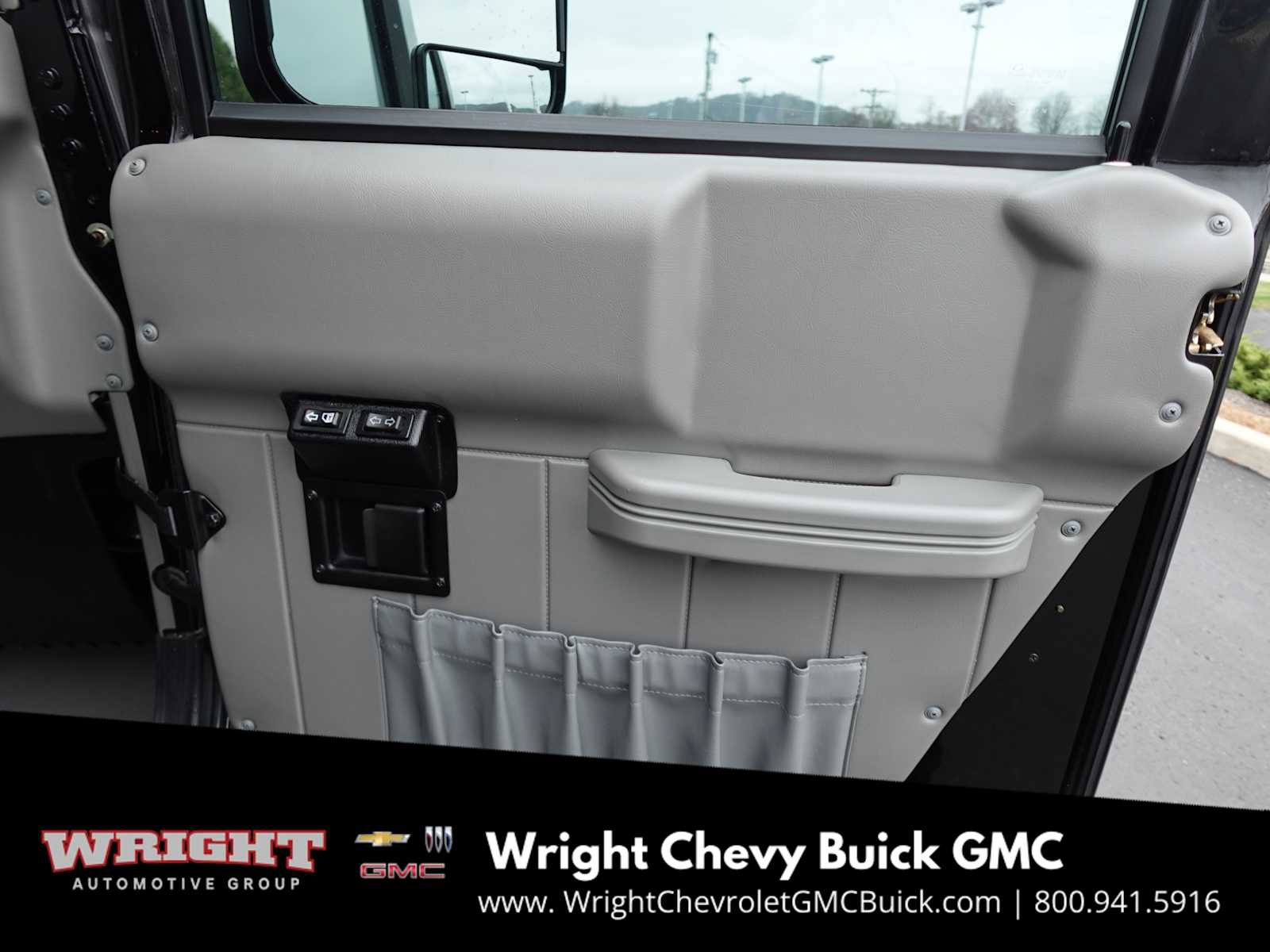 Used 2002 HUMMER H1 4-Door Wagon image 33