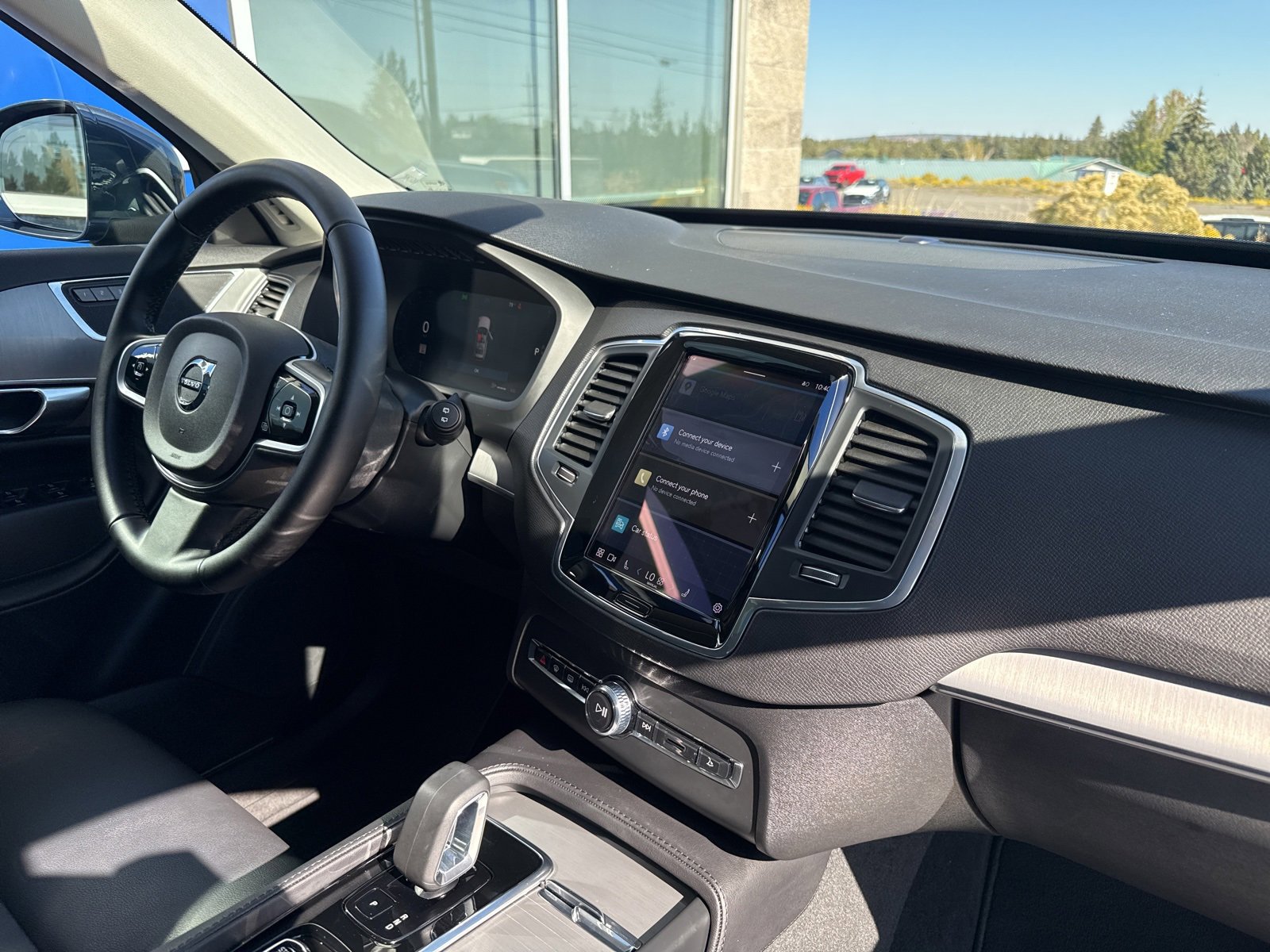 Used 2025 Volvo XC90 B5 Core image 17