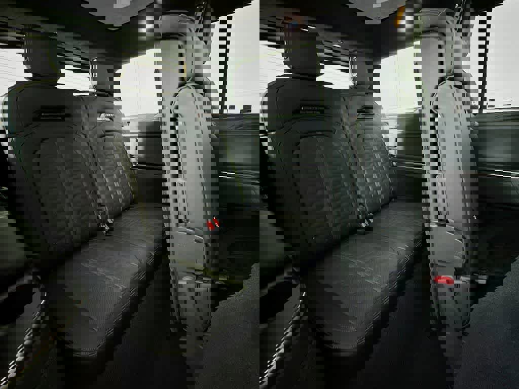 Used 2025 Rivian R1S Adventure image 32