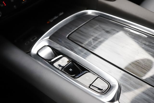 Used 2022 Buick Enclave Essence FWD image 30