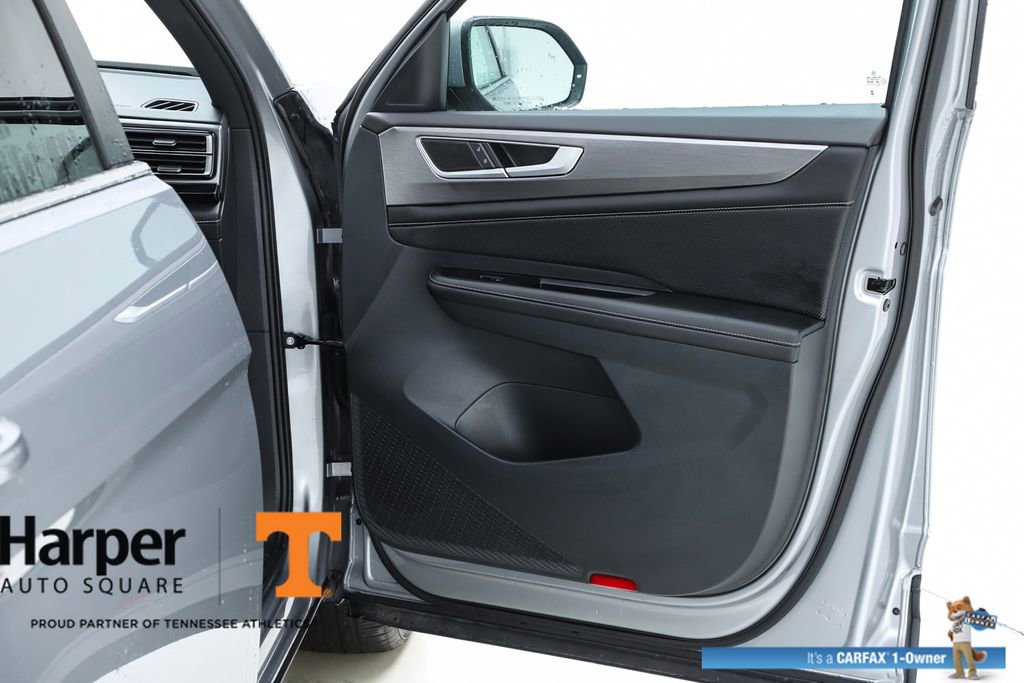 Used 2024 Volkswagen Atlas Cross Sport SE w/ Panoramic Sunroof Package image 32