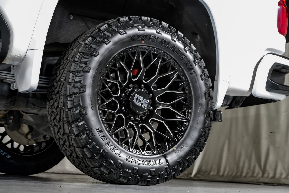 Used 2025 Chevrolet Silverado 2500 LT AWD/4WD image 57