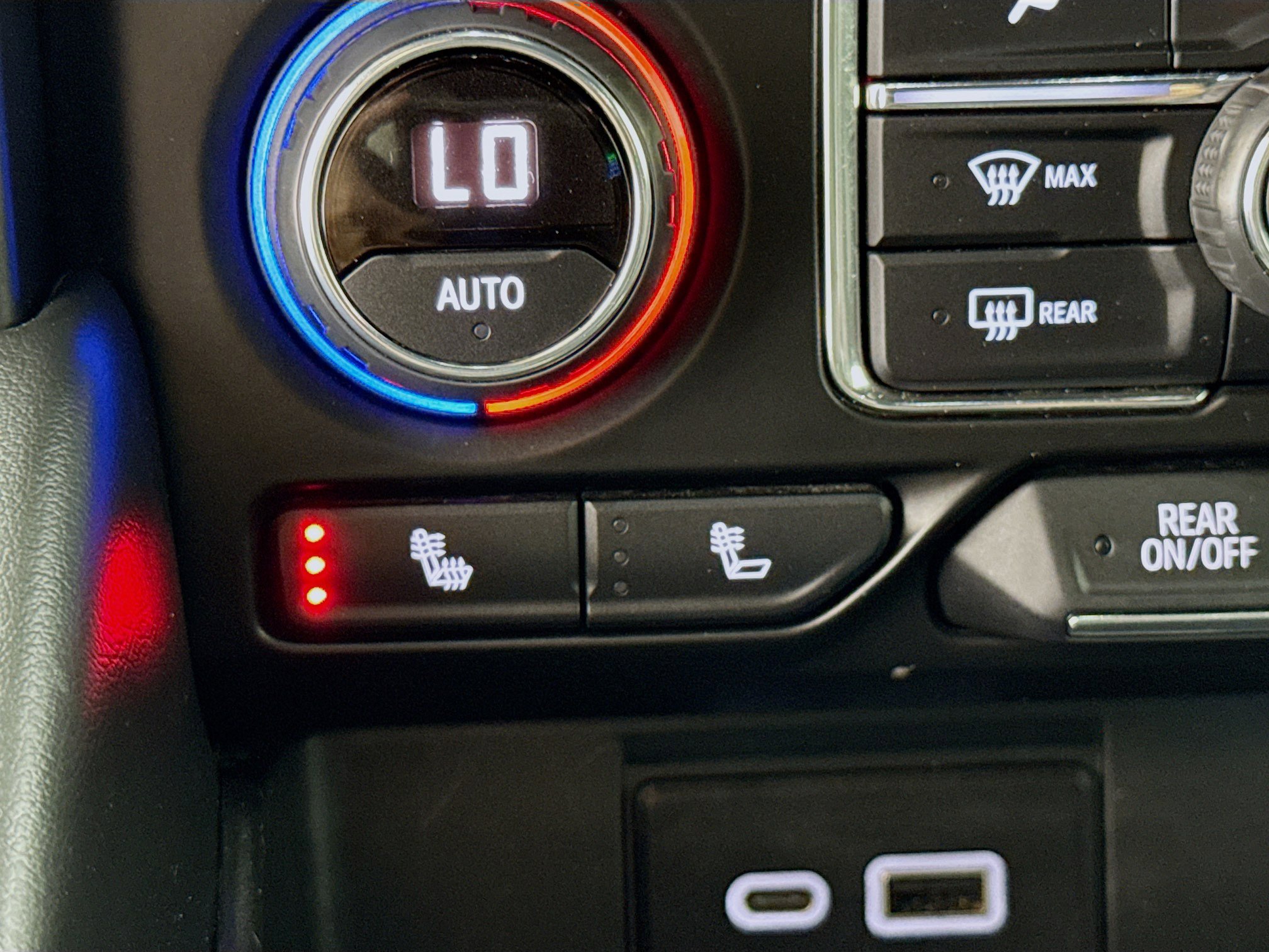 Used 2022 Chevrolet Suburban LT image 21