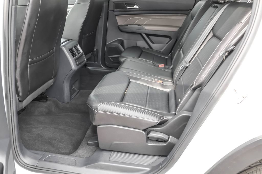 Used 2023 Volkswagen Atlas Cross Sport SE AWD/4WD image 28