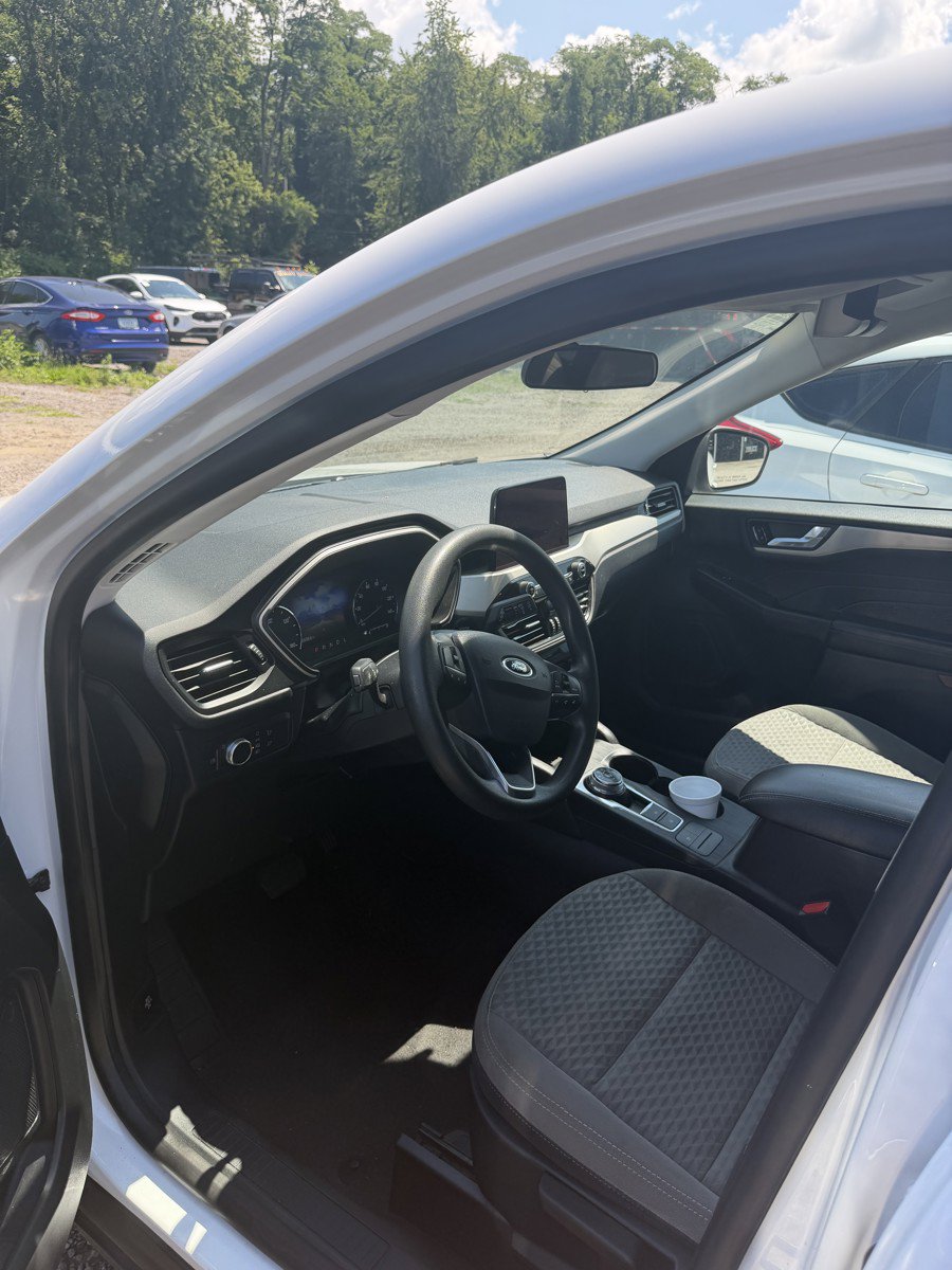 Used 2021 Ford Escape SE FWD image 15