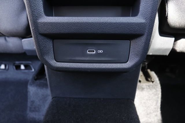 Used 2024 Volkswagen Taos SEL image 17