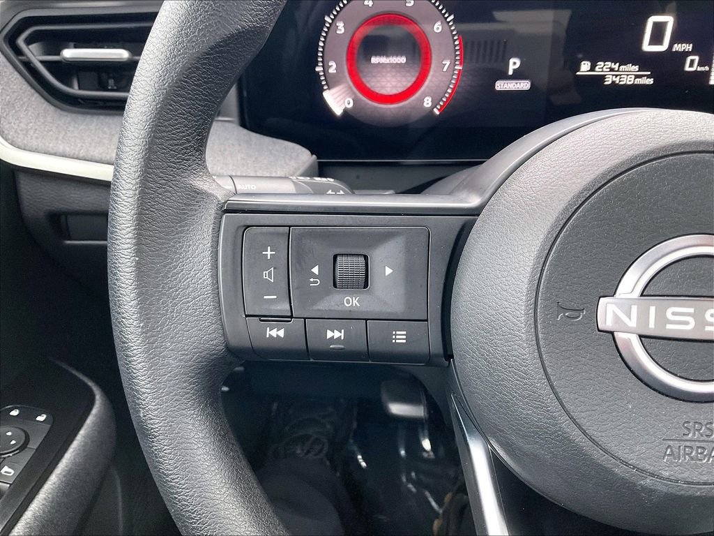 Used 2025 Nissan Kicks SV image 21