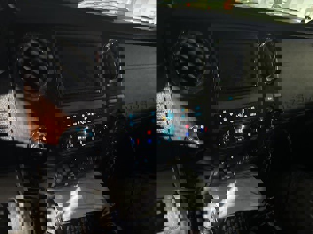 Used 2012 Ford F250 Lariat w/ Lariat Interior Pkg image 13