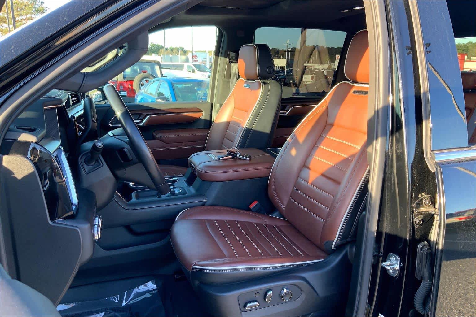 Used 2024 GMC Sierra 2500 Denali Ultimate image 8