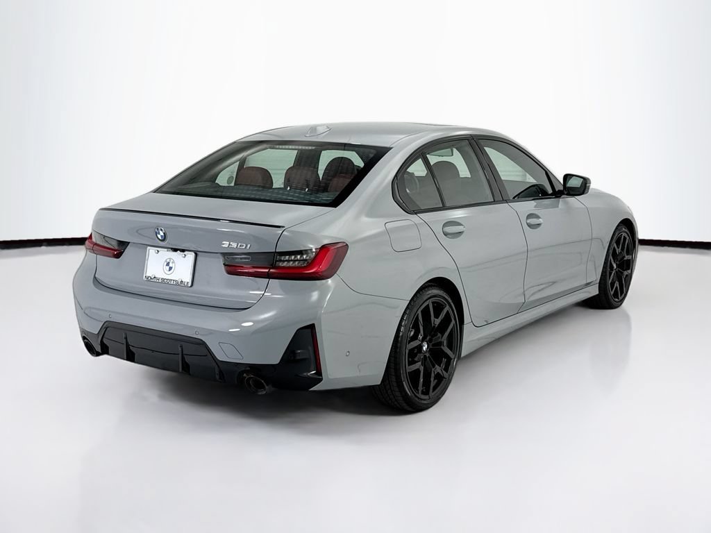 Used 2026 BMW 330i Sedan w/ M Sport Package RWD image 5