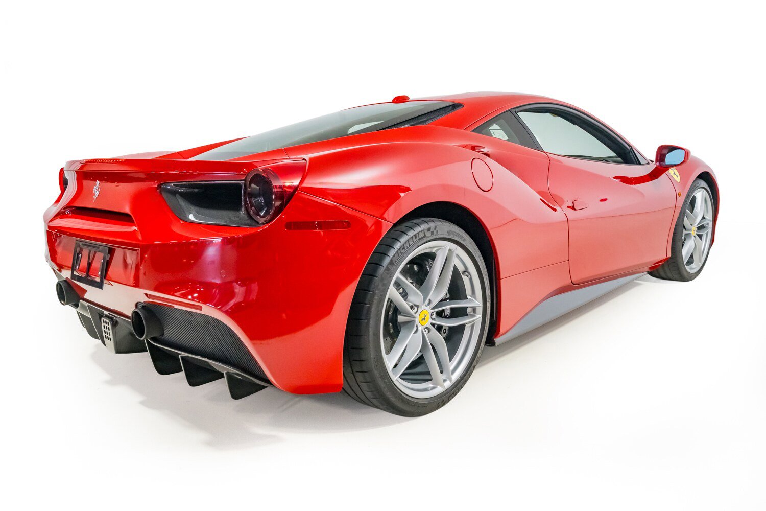 Used 2018 Ferrari 488 GTB RWD image 9
