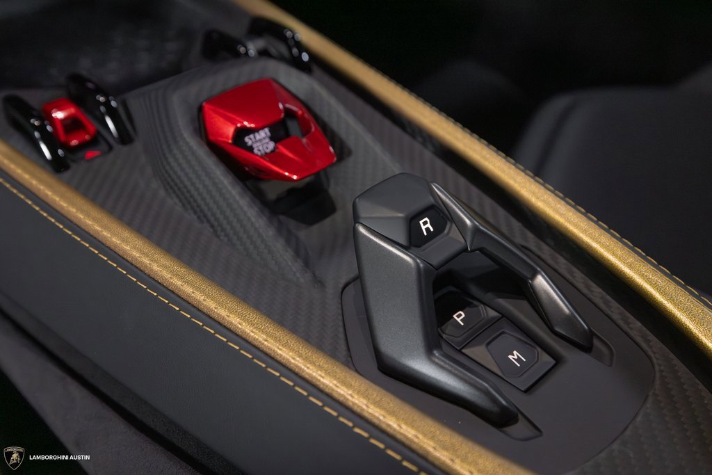 Used 2025 Lamborghini Revuelto image 36