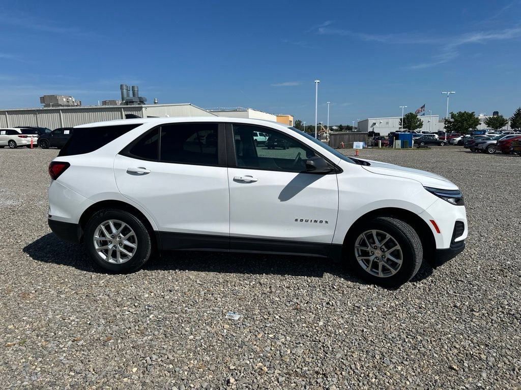 Used 2024 Chevrolet Equinox LS w/ LS Convenience Package AWD/4WD image 11
