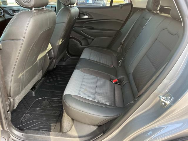 Certified 2025 Chevrolet Trax LT w/ LT Convenience Package image 21