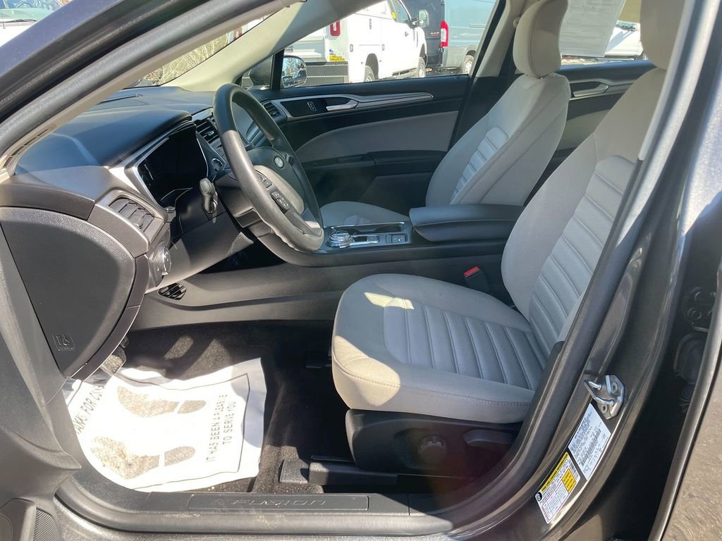 Used 2018 Ford Fusion S image 12