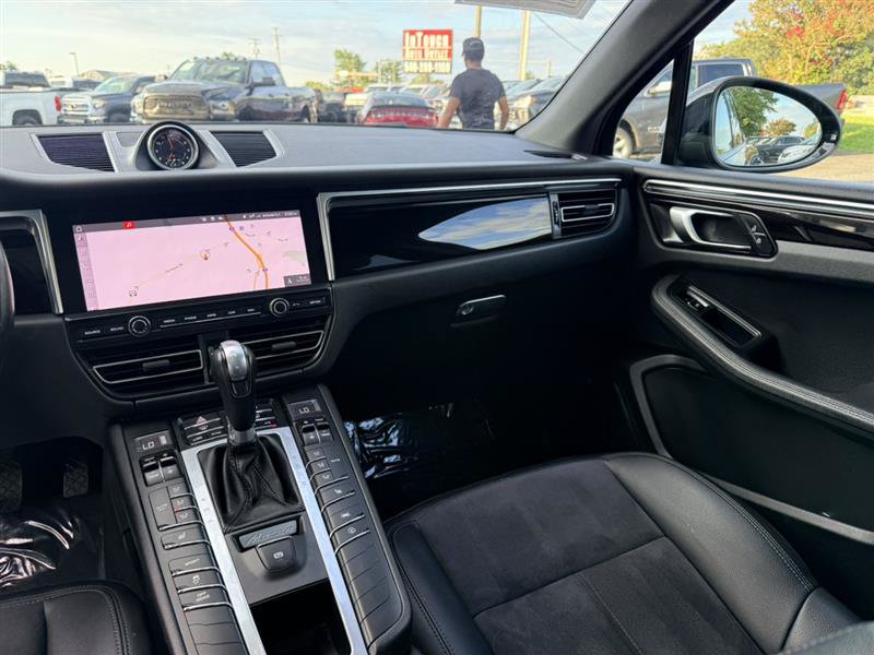 Used 2021 Porsche Macan AWD/4WD image 26