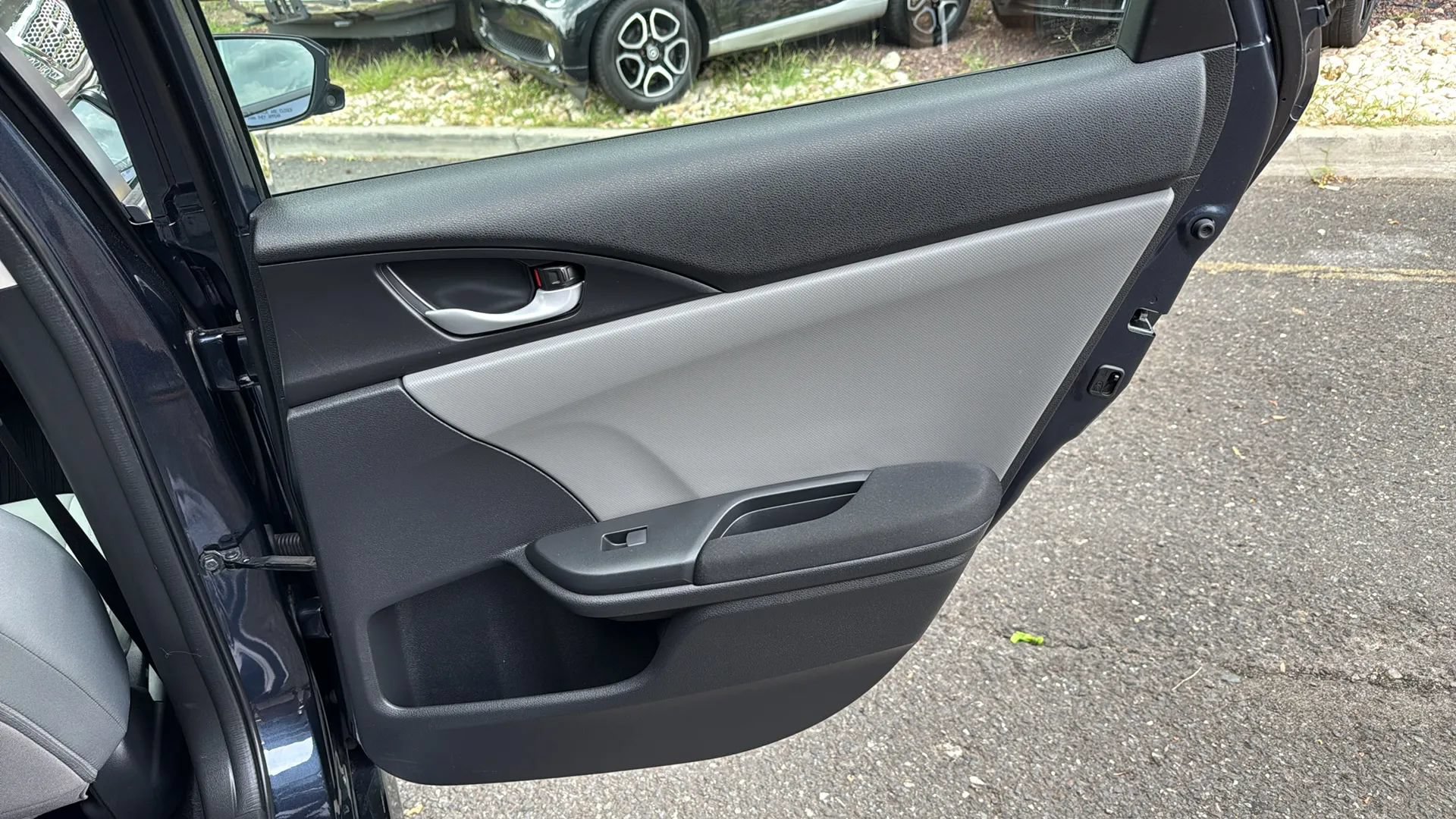 Used 2020 Honda Civic EX image 17