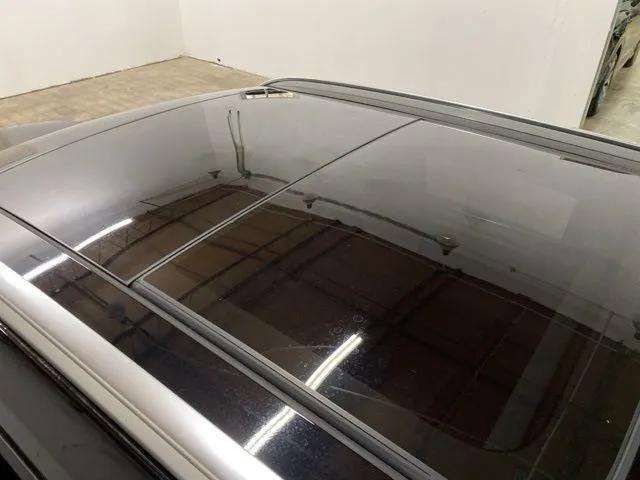 Used 2025 Volvo XC40 B5 Plus image 93