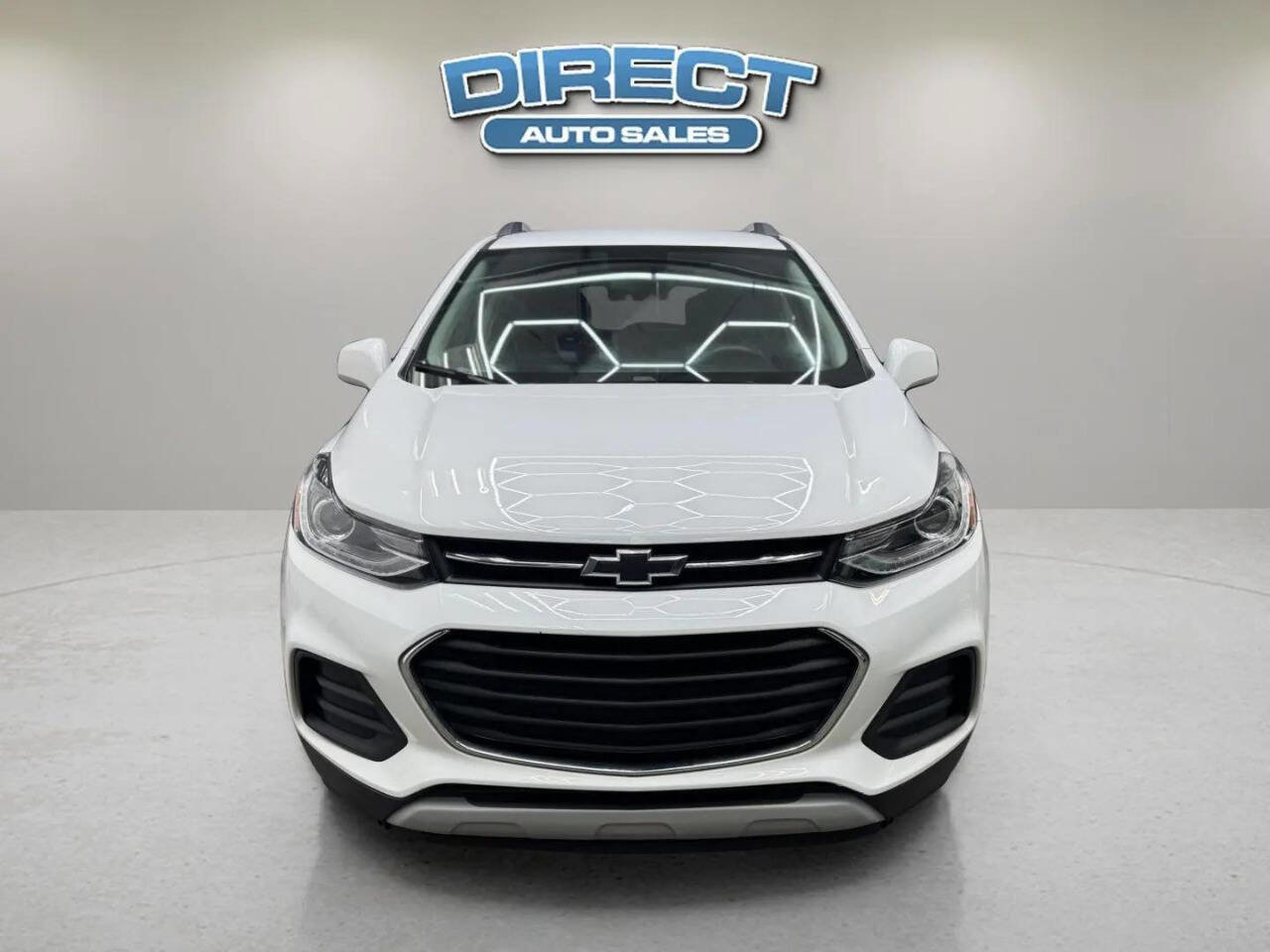 Used 2017 Chevrolet Trax LT w/ LT Convenience Package image 2