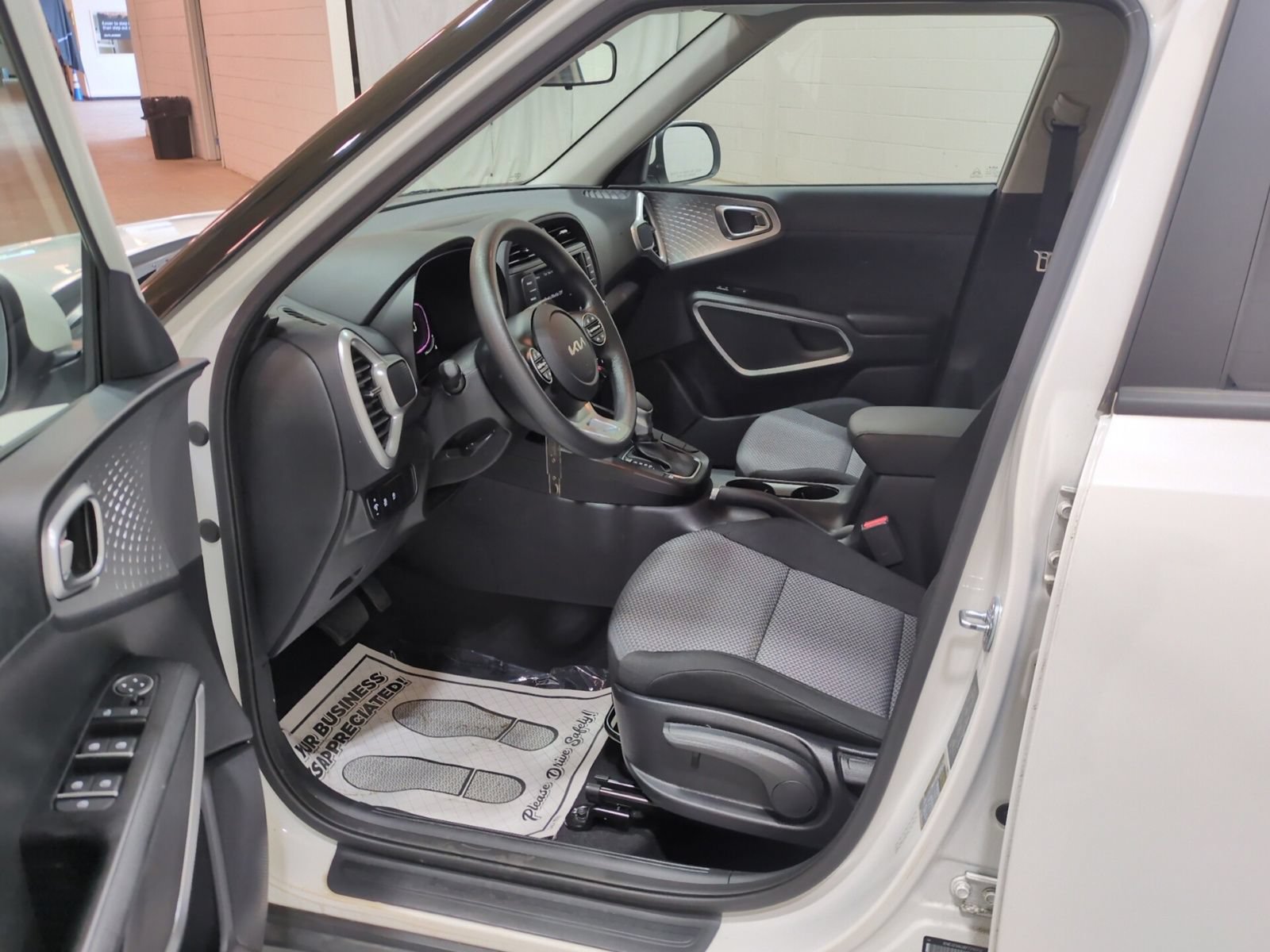 Certified 2023 Kia Soul LX FWD image 15