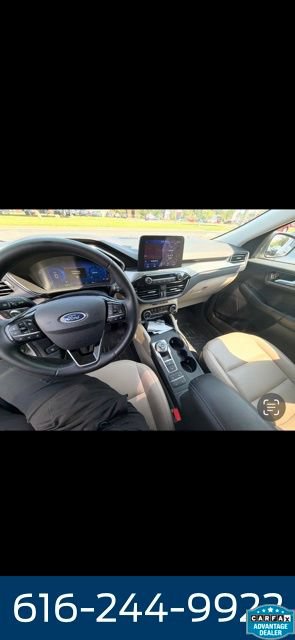 Used 2021 Ford Escape Titanium AWD/4WD image 4
